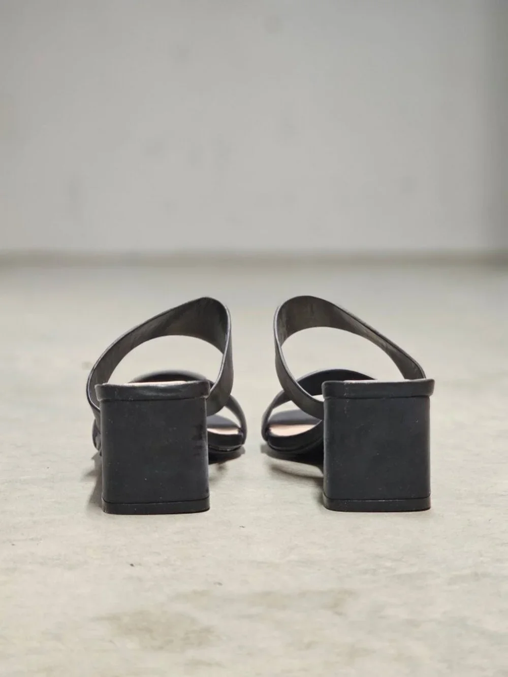 Black Block Heel Slide Sandals With Double Straps Open Toe & Square Heel Design - Picture 11 of 13